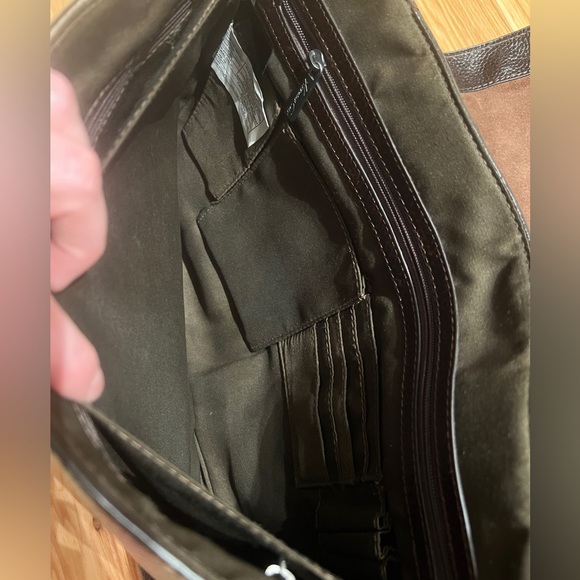 Kenneth Cole Brown Leather Heritage Messenger Bag - Picture 7 of 8